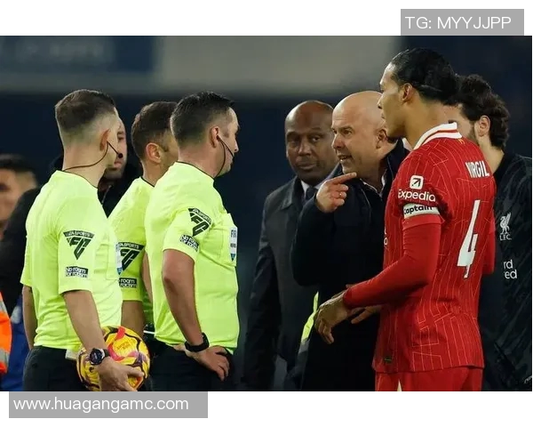 被罚下的足球巨星们:从争议红牌到改变比赛走向的瞬间 被罚下的足球巨星们:从争议红牌到改变比赛走向的瞬间