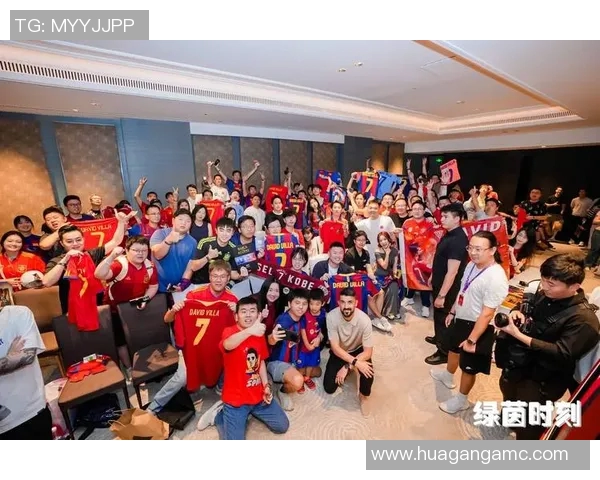 足球球星合影创意姿势大集锦 展现球场外的魅力与个性