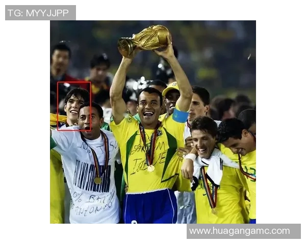 全球足球三大巨星荣耀时刻盘点，谁能称霸世界足坛榜首